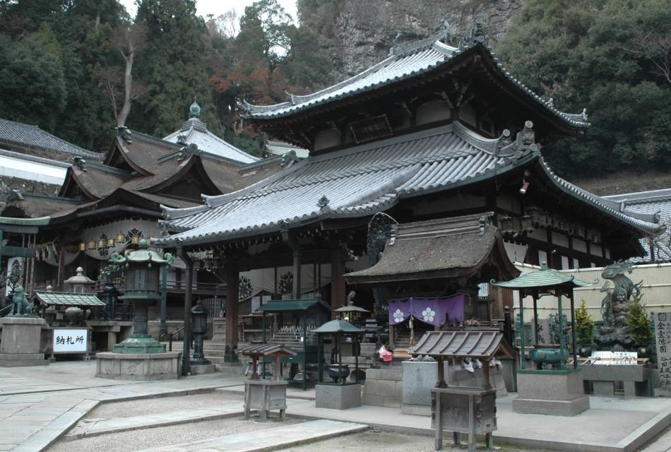 Hozanji Temple 01